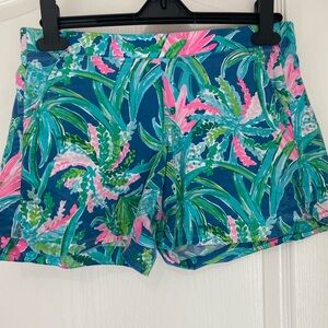 Lilly Pulitzer Ocean View shorts Sweet Escape